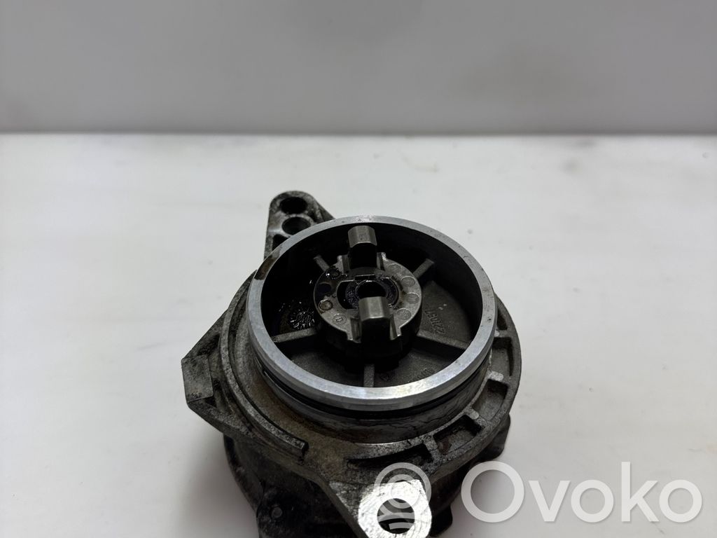 BMW 5 E39 Vacuum pump 