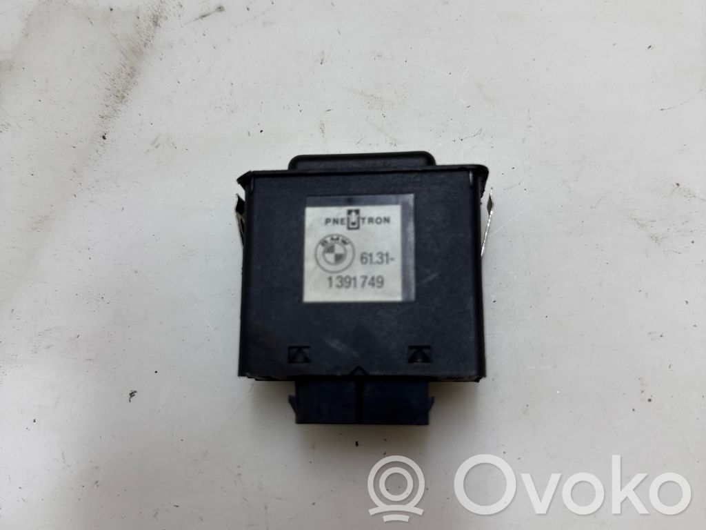 BMW 5 E34 Windscreen/window heater switch 
