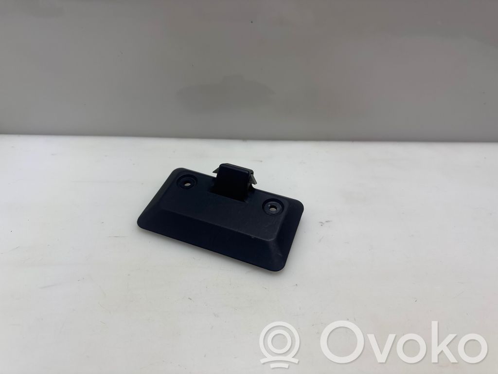 Glove box lock   51168163017