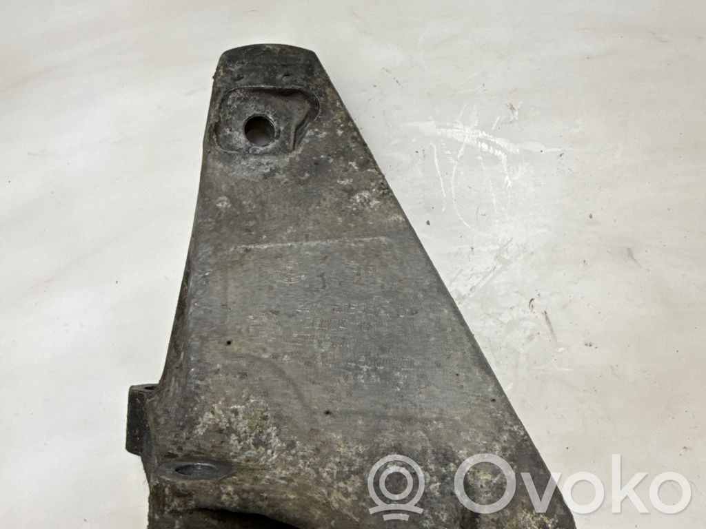BMW 7 E65 E66 Engine mounting bracket 