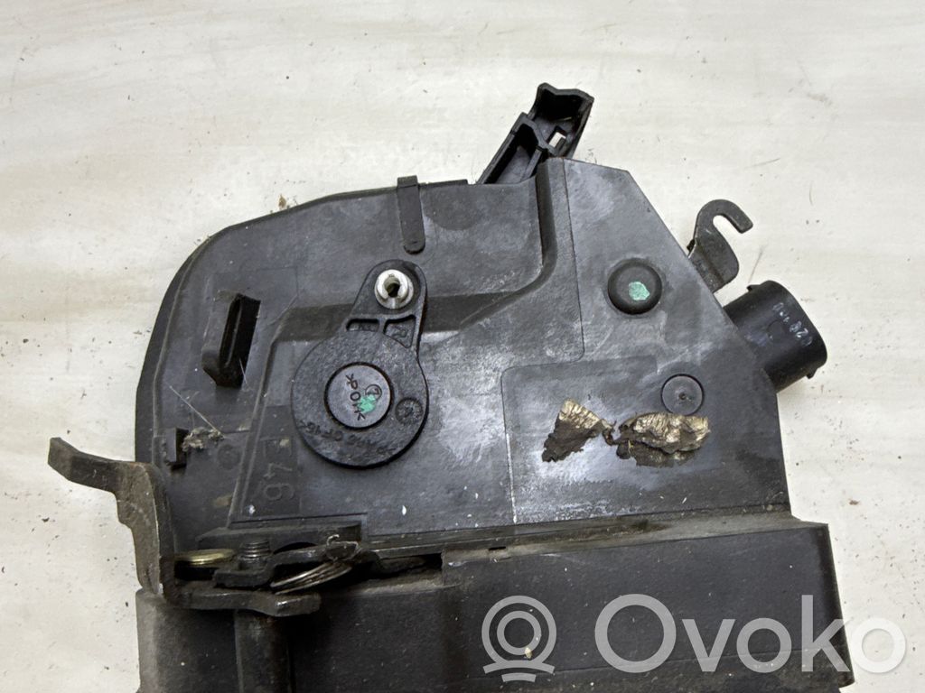 BMW 3 E46 Priekinė durų spyna 