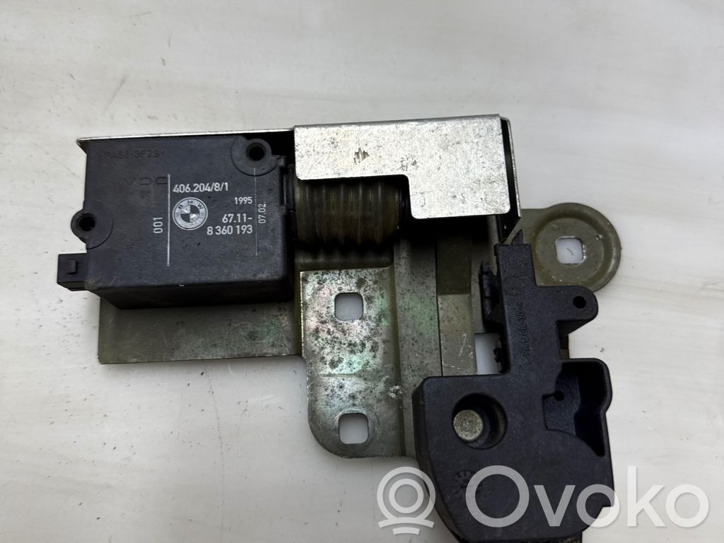BMW 5 E34 Tailgate window lock/catch/latch 