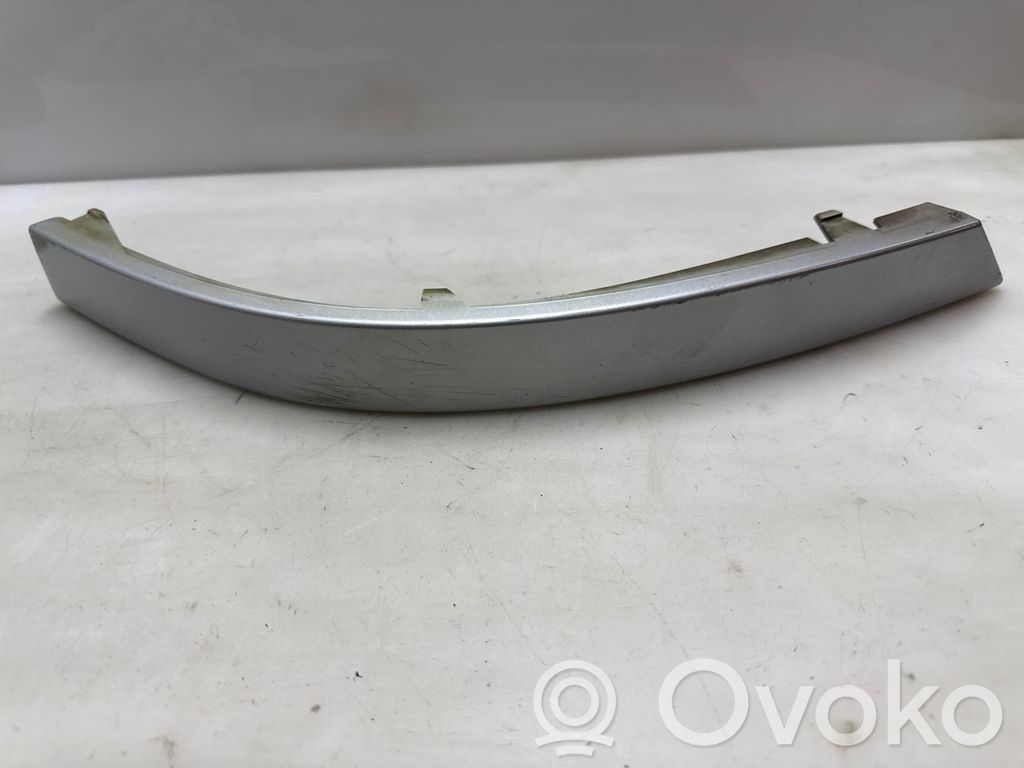 BMW 7 E65 E66 Modanatura della barra di rivestimento del paraurti anteriore 