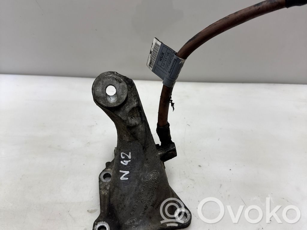 BMW 3 E46 Engine mounting bracket 
