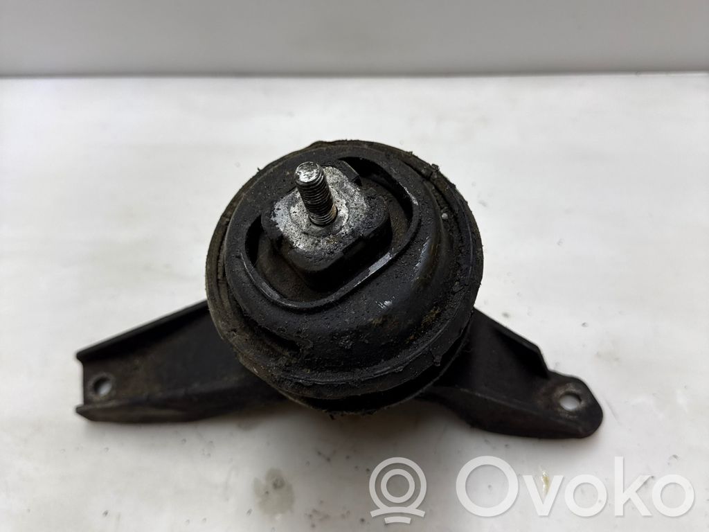 BMW 5 E39 Engine mounting bracket 