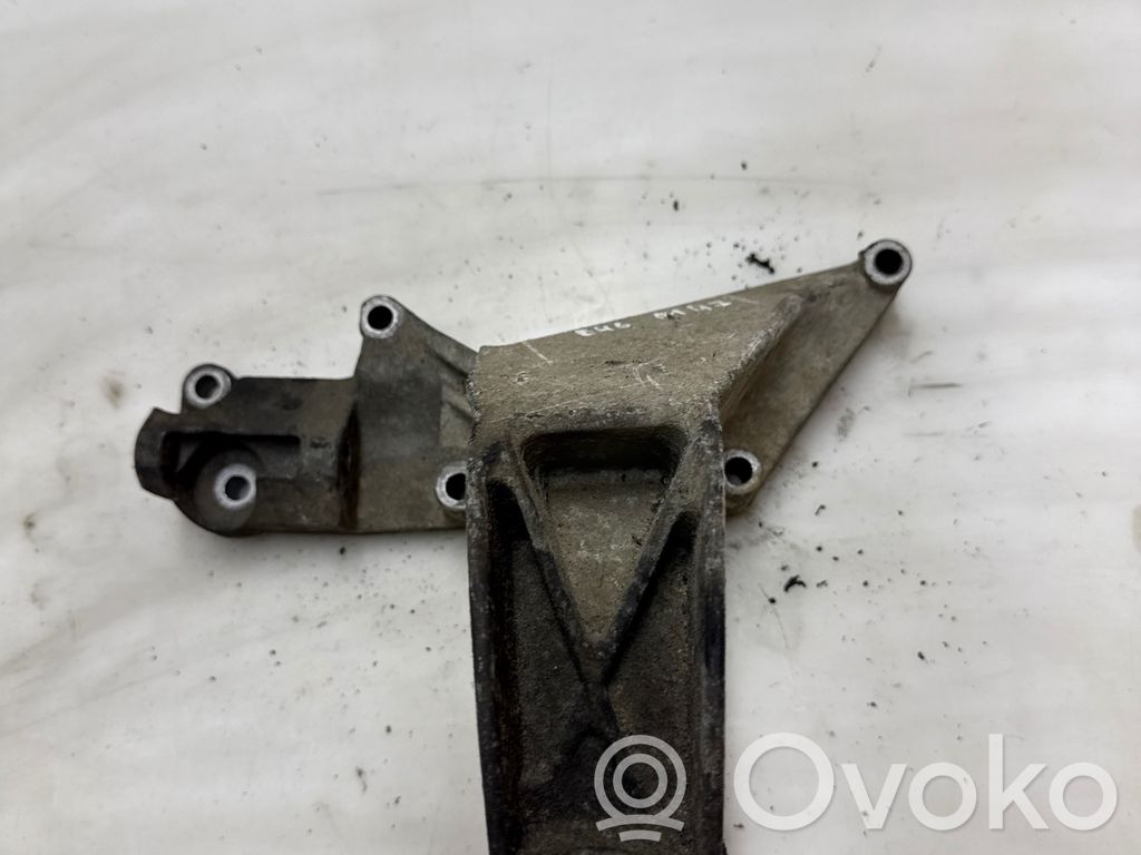 BMW 3 E46 Engine mounting bracket 