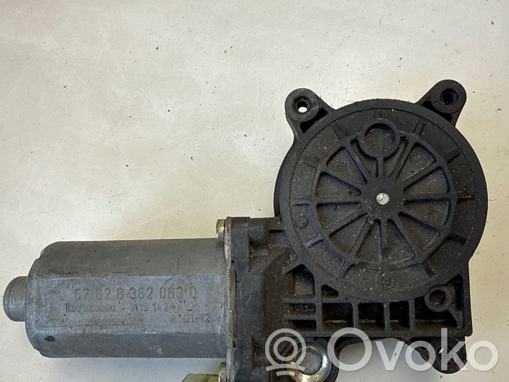 BMW 3 E46 Motor del regulador de la ventanilla de la puerta delantera 