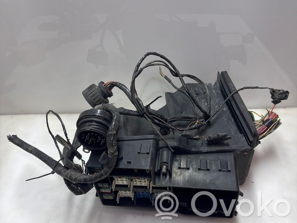 BMW 3 E36 Drošinātāju kaste (komplekts) 