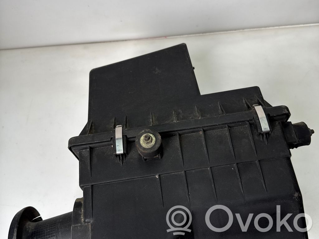 BMW 5 E34 Ilmansuodattimen kotelo 