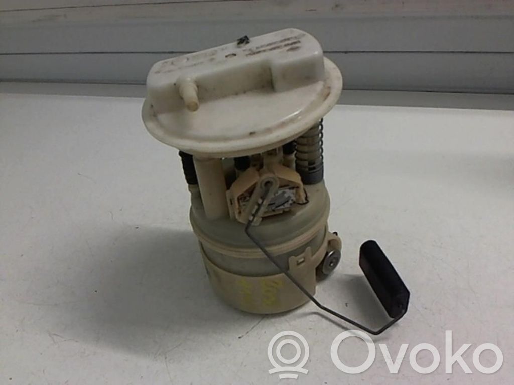 Renault Clio II Pompe à carburant 