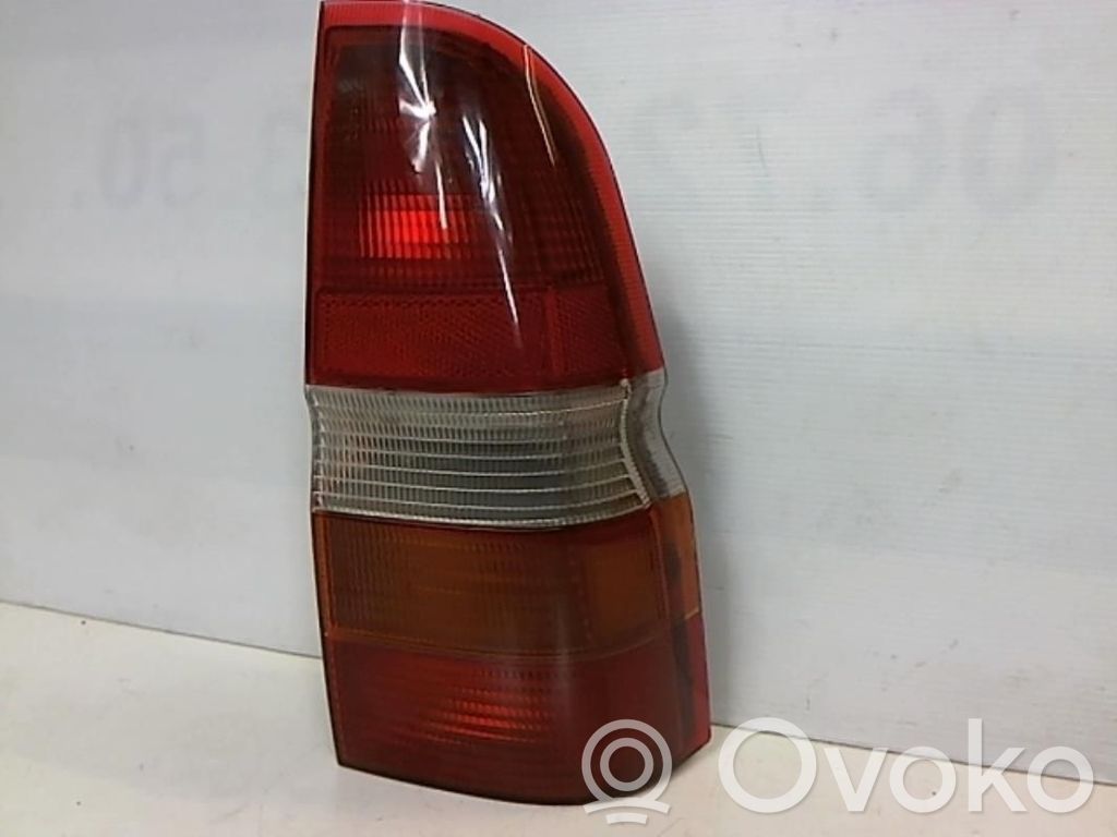 Ford Escort Aizmugurējais lukturis virsbūvē 