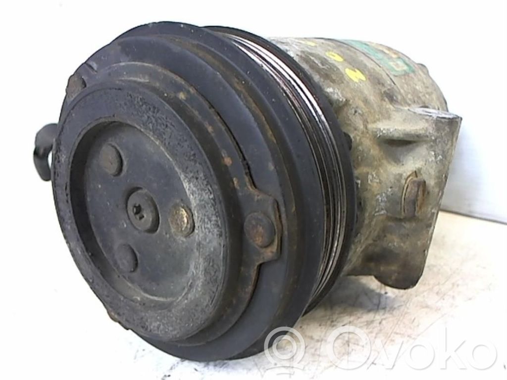 Opel Corsa B Compressore aria condizionata (A/C) (pompa) 