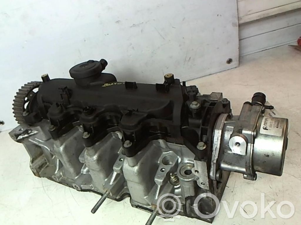 Renault Clio III Engine head 