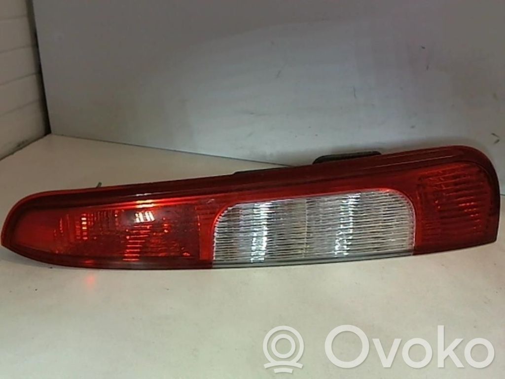 Ford C-MAX I Rear/tail lights 