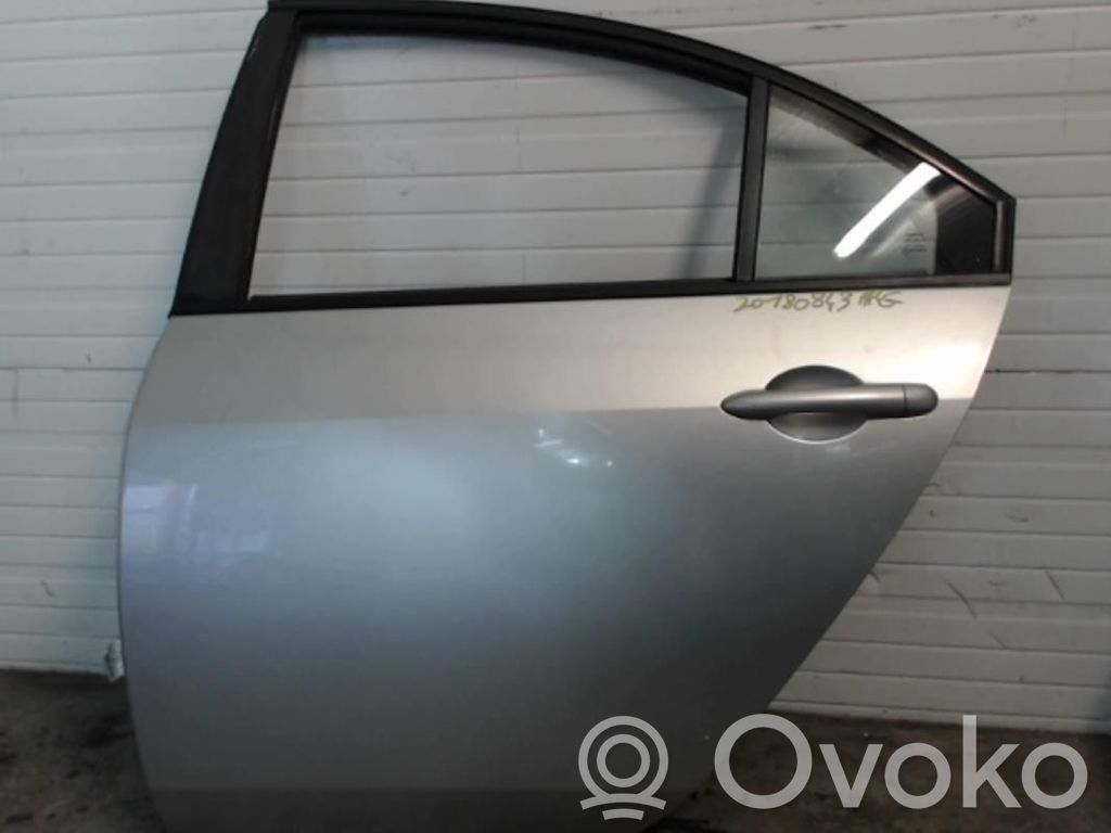 Nissan Primera Puerta trasera 