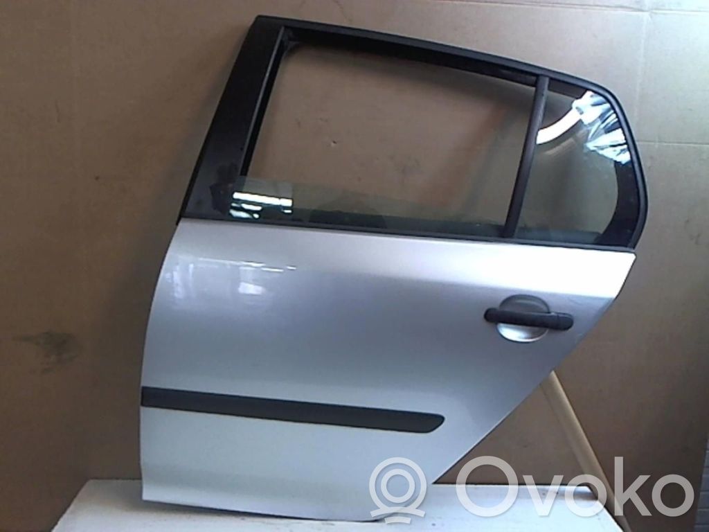 Volkswagen Golf V Puerta trasera 