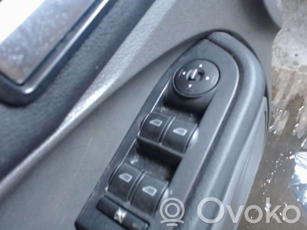 Ford C-MAX I Дверь 