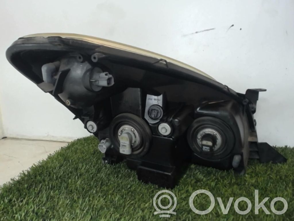 Toyota Corolla Verso E121 Headlight/headlamp 