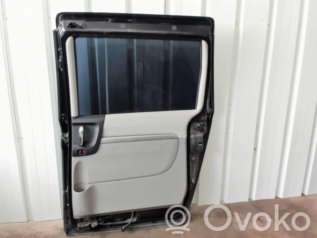 KIA Carnival Rear door 