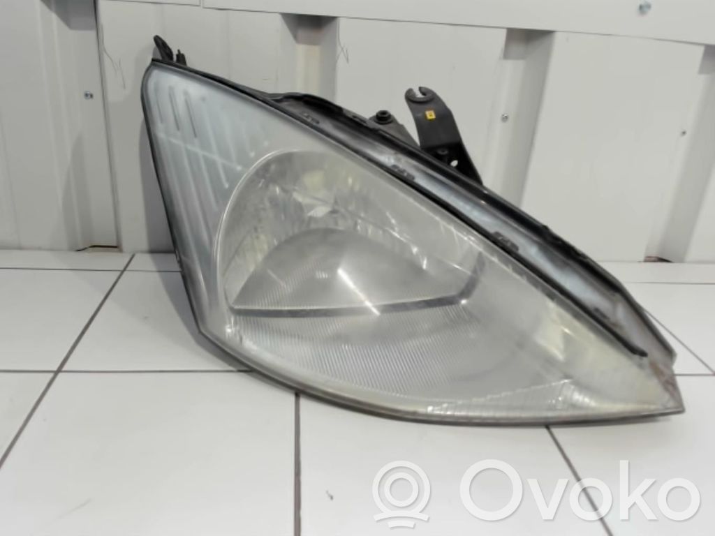 Ford Focus Headlight/headlamp 