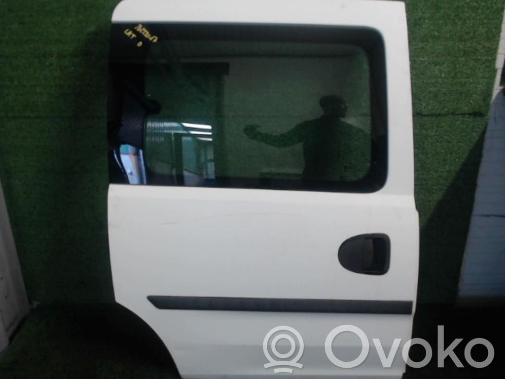 Opel Combo C Боковая раздвижная дверь 