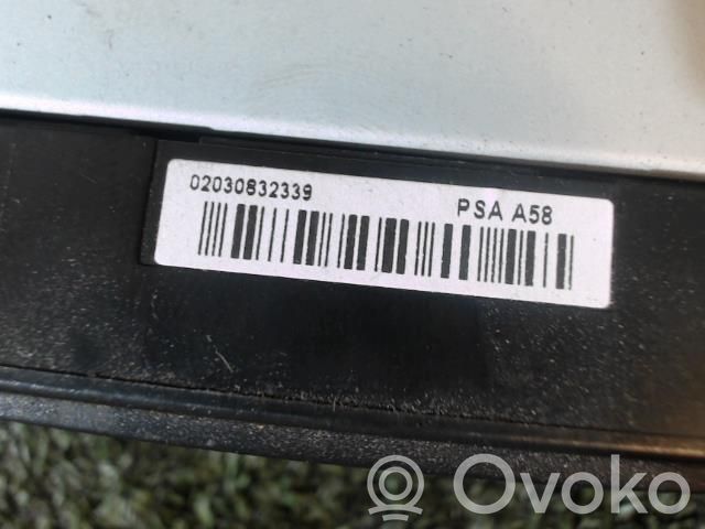 Peugeot 5008 Panel / Radioodtwarzacz CD/DVD/GPS 