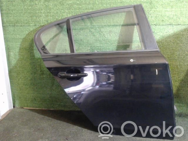Rear door   41525A2A384