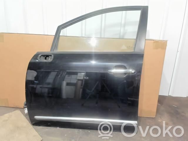 KIA Carens II Puerta delantera 