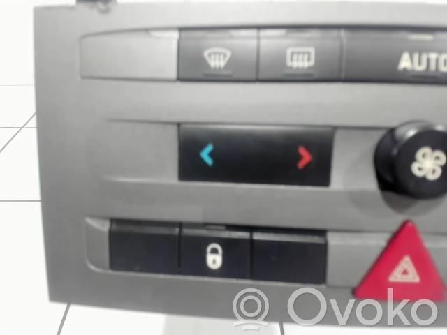 Peugeot 407 Climate control unit 