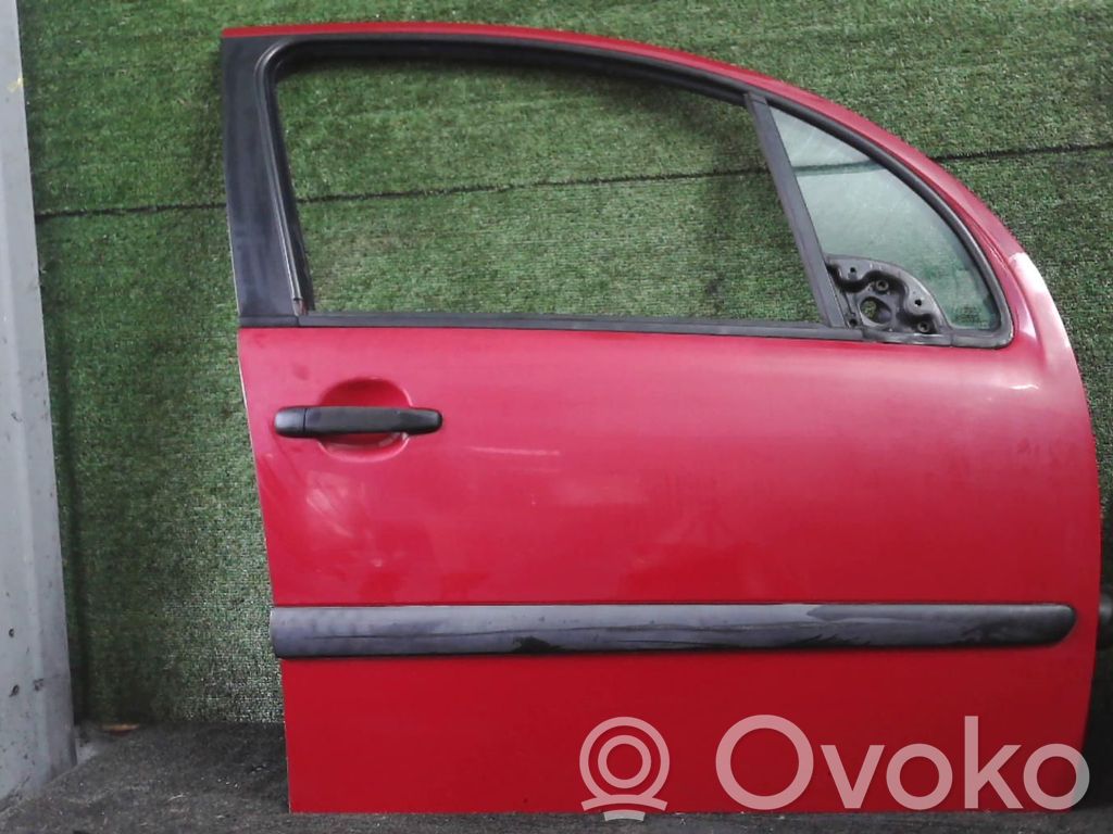 Priekinės durys   9004Y7