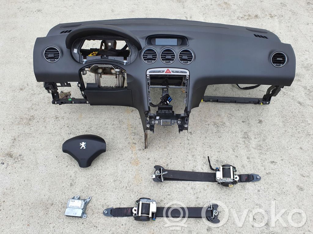 Peugeot 308 Armaturenbrett Cockpit 