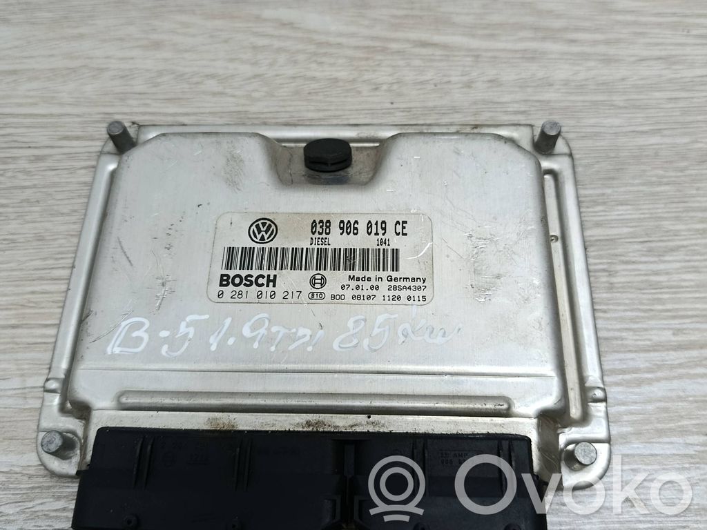 Engine control unit/module   038906019CE,28SA4307,0281010217