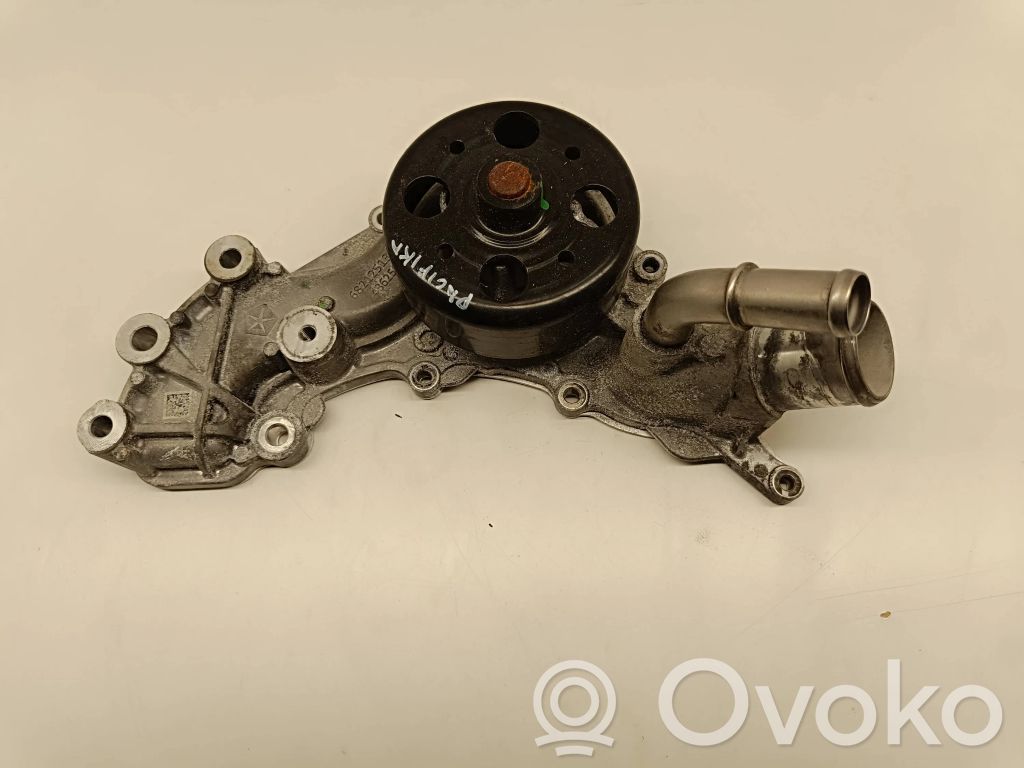 Vandens pompa   68212513AF,48625G