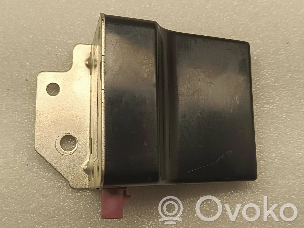 Antenna control unit   68293977AA,00533718290,61023B