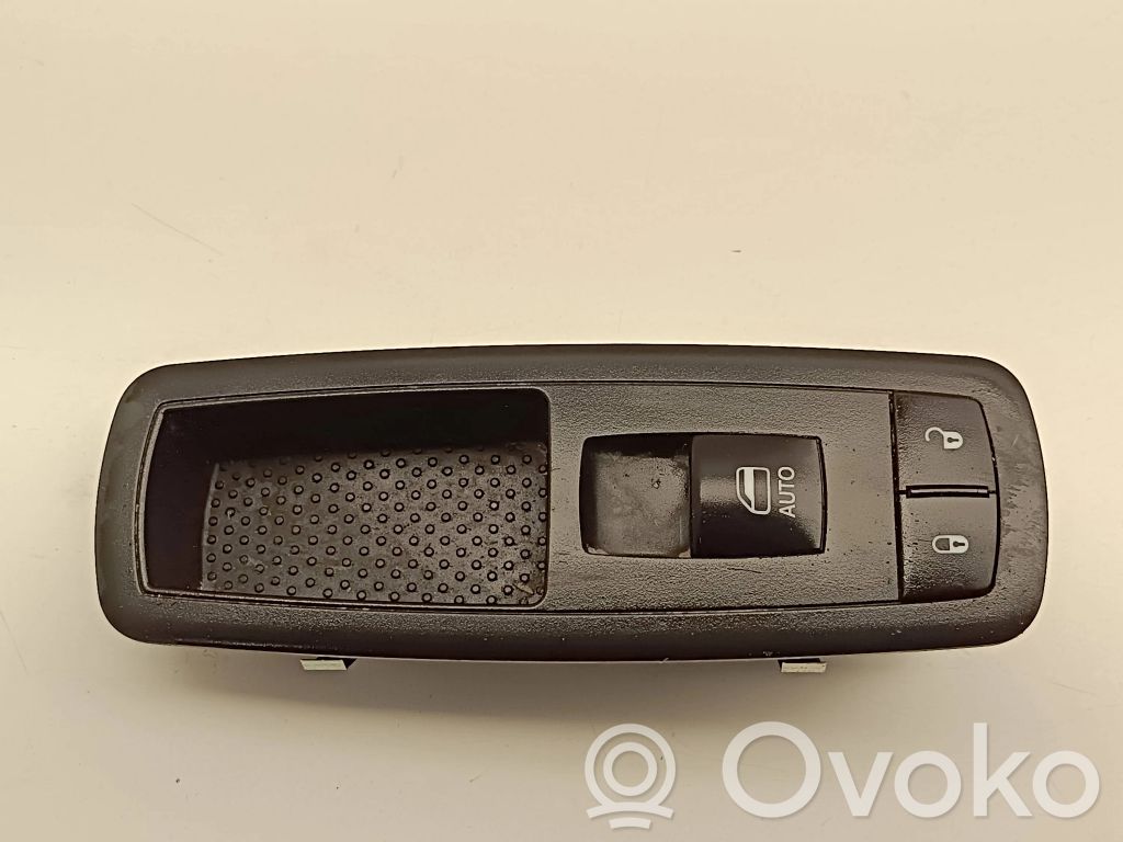 Chrysler Pacifica Electric window control switch 