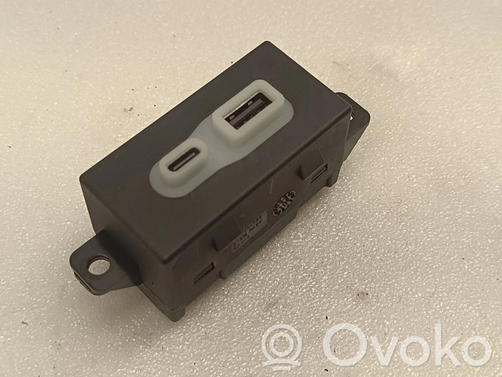 Steuergerät USB   304M000281
