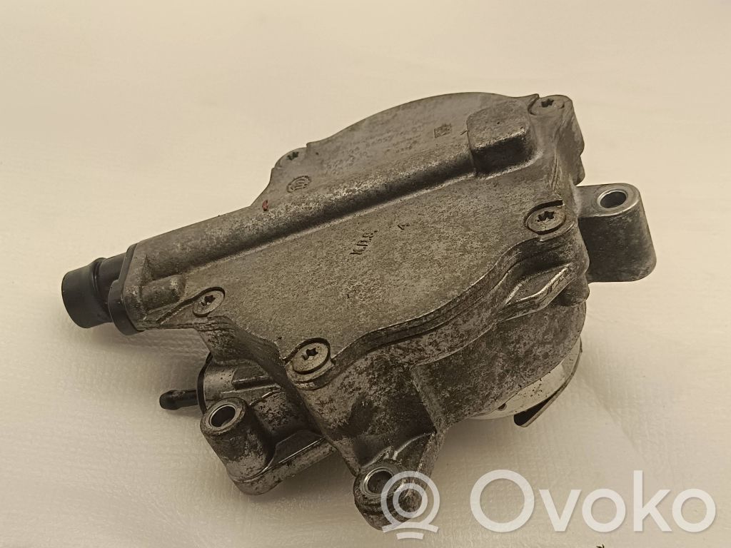 BMW 6 F12 F13 Alipainepumppu 