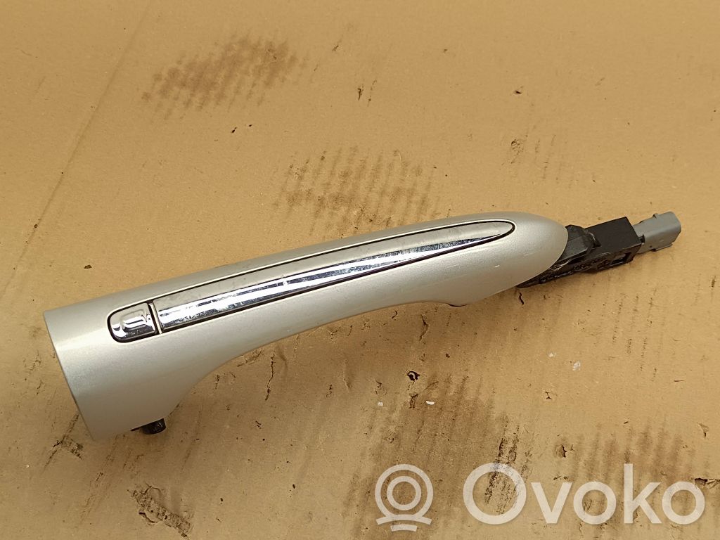 Chrysler Pacifica Manecilla externa puerta delantera 