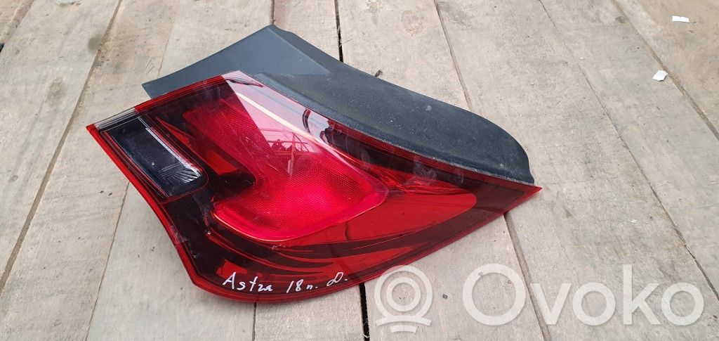 Rear/tail lights   L90004941