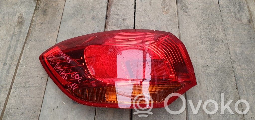 Rear/tail lights   13282242