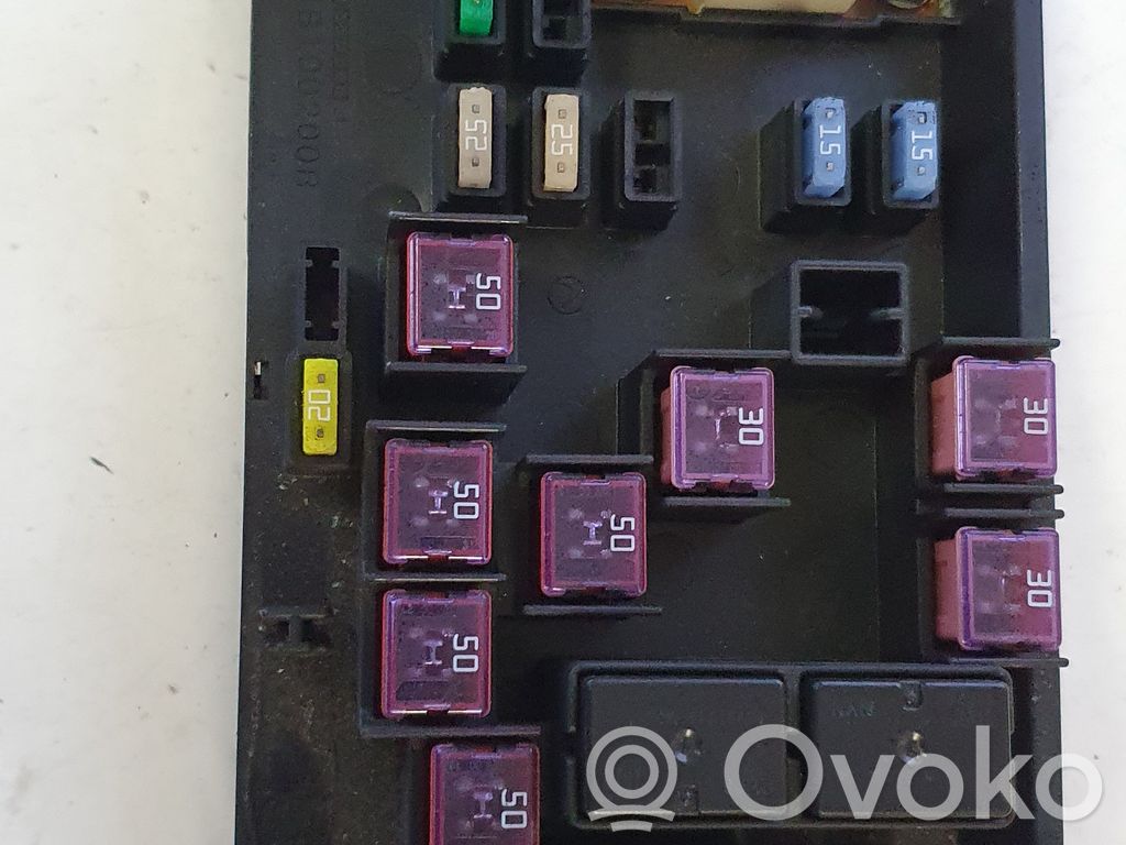 Subaru B9 Tribeca Fuse module 