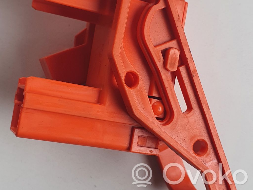 Toyota Prius (XW30) Other engine bay part 