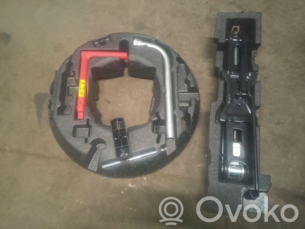 Tool set   8W0012109E,8N0012219,8W0011031D,8W0713201,8W7012169D,8W7825007