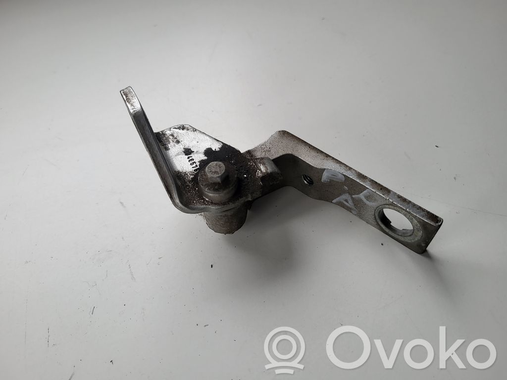 Front door lower hinge   6M21U22810AC