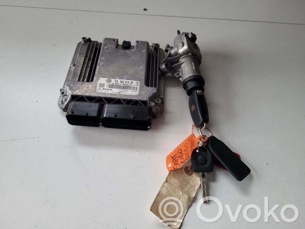 Moottorin ohjainlaite/moduuli   03L906019DF,4B0905851Q