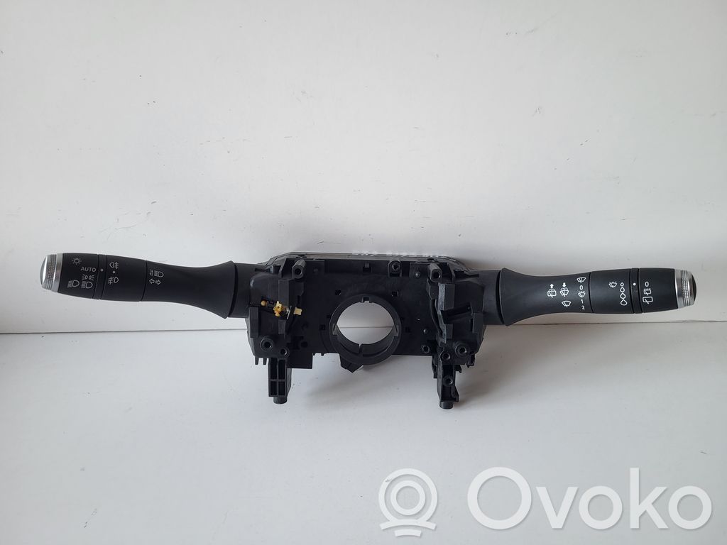 Renault Clio V Indicator stalk 