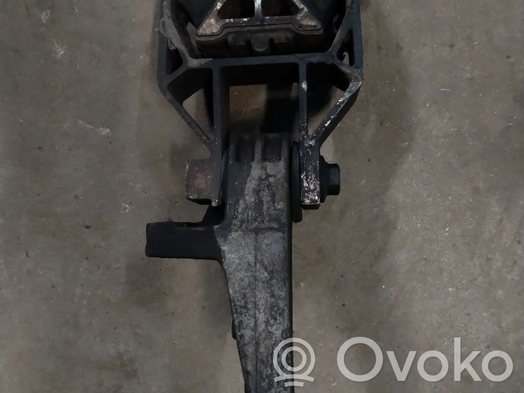 Engine mount bracket   AV616P062AD,7M516P093K