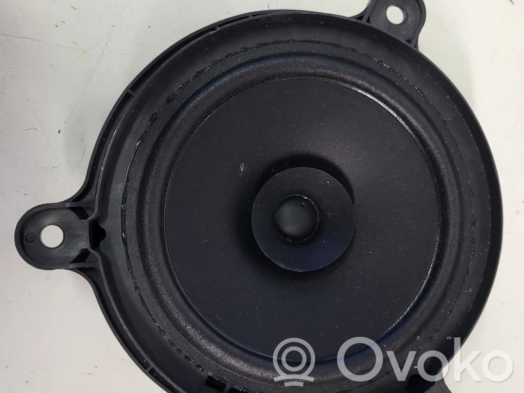 Takaoven kaiutin   66960KA085