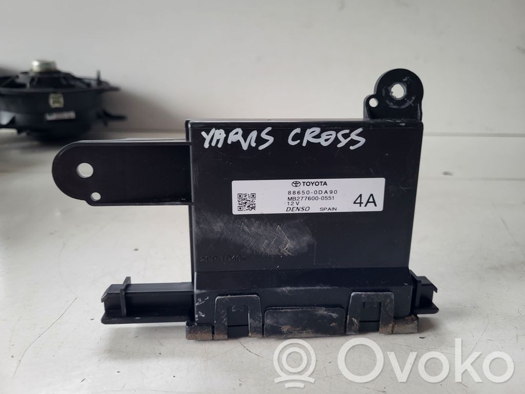 Toyota Yaris Cross Air conditioner control unit module 