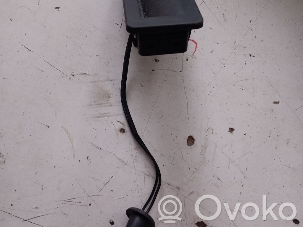 Tailgate opening switch   11197840,10003589
